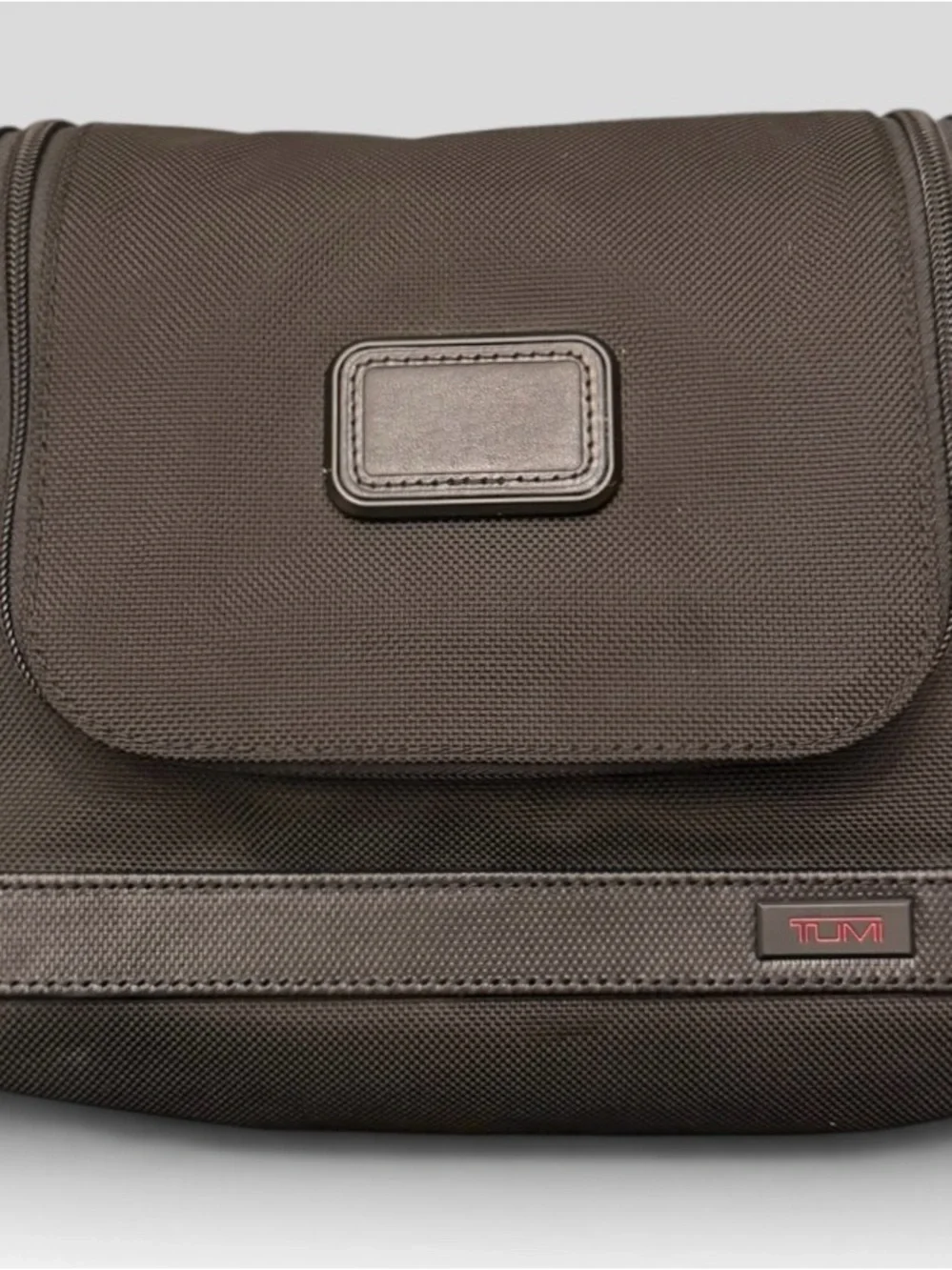 Tumi Mens Black Ballistic Nylon Alpha Hanging Toiletry Kit EUC Never Used